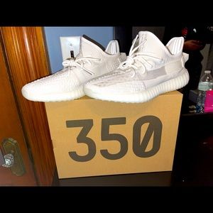 Yeezy Boost 350 V2